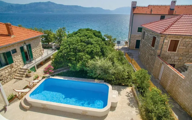 Zoki - Pool House - H