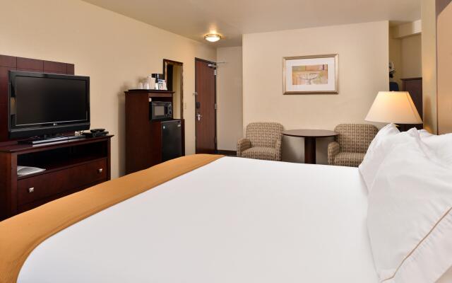 Holiday Inn Express Portland South-Lake Oswego, an IHG Hotel