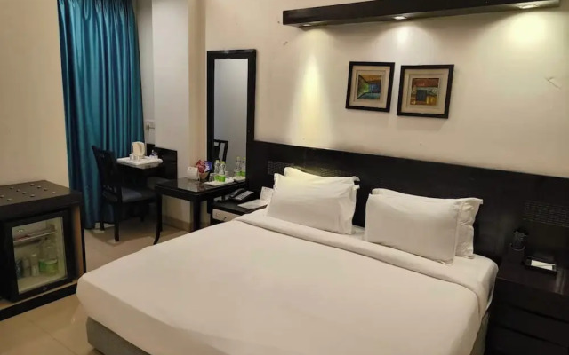 Goroomgo Noida Royal Residency