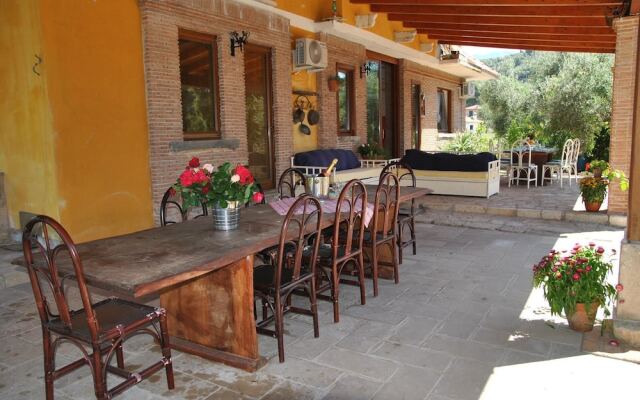 Meridiana Holiday House With Shared Swimming Pool