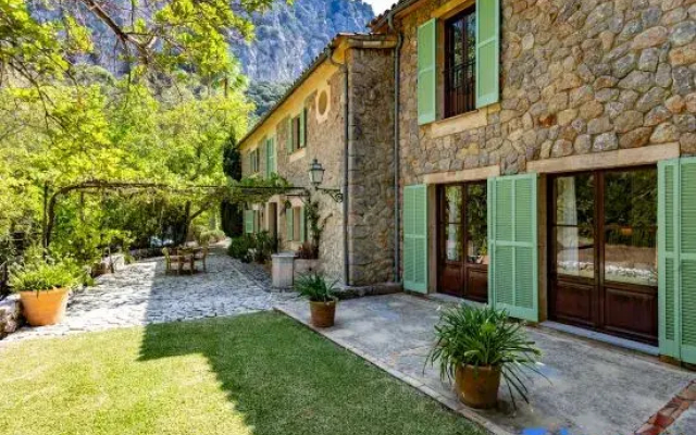 Impressive Retreat near Valldemossa
