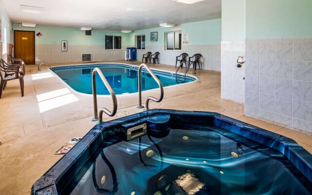 SureStay Plus Hotel by Best Western Bettendorf