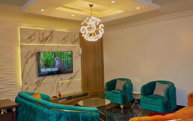 Classy 3 Bedroom Terrace apartment