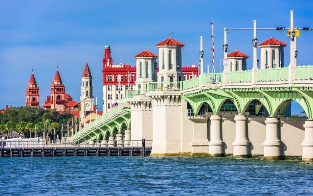 7 Saint Augustine - 2 Bedroom Condo