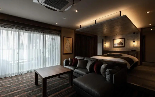 Y-HOTEL