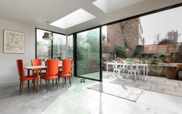 Northchurch Terrace by Onefinestay