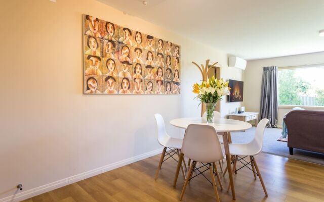 Large Distinctive AND Spacious Family Home