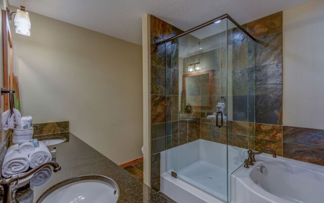Rundle Cliffs Lodge by Spring Creek Vacation