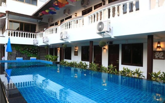 Pai Residence Chiangmai Gate