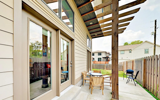 4BR/3BA Music Row House A by RedAwning