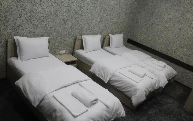 Taxtapul Hotel