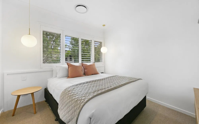 Spacious 4-bed Villa With Mediterranean Charm – Guest Rooms – Gold Coast