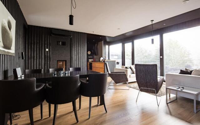 Reelinki Seafront Villa Aava
