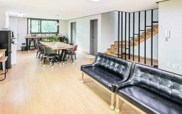 Leeon Guesthouse - Hostel