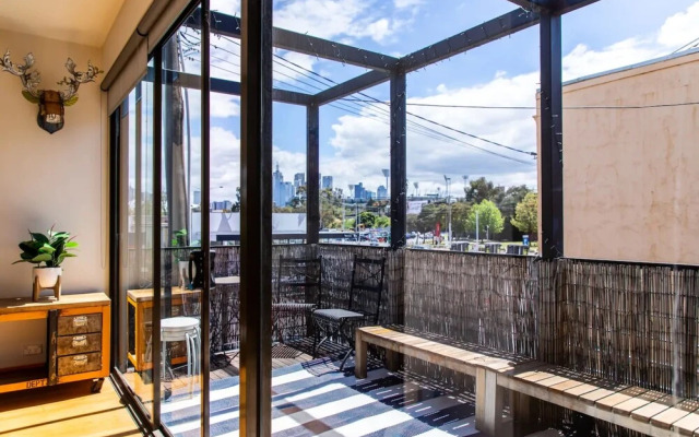 Trendy 2 Bedroom Townhouse In Melbournes Richmond