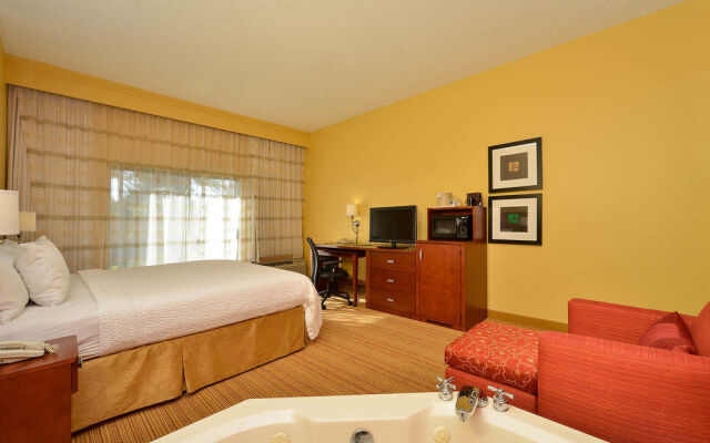 Courtyard Bentonville