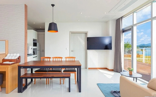 Yeosu Marine Terrace Poolvilla