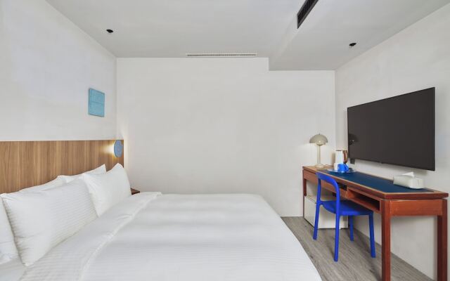 The Blue By Just Inn