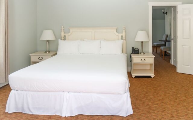 The Admiral's Inn Resort