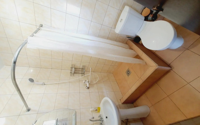 Zolotoy Shmel Guest House