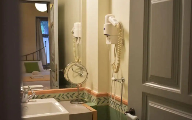 Kiriaki Guesthouse & Suites