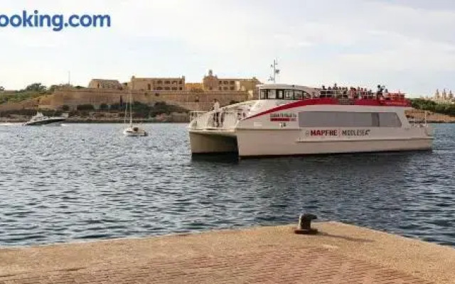 Seaside Bliss 3BR Holiday Apartment Sliema