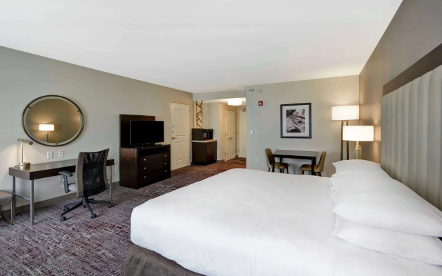 DoubleTree by Hilton Chicago Midway Airport