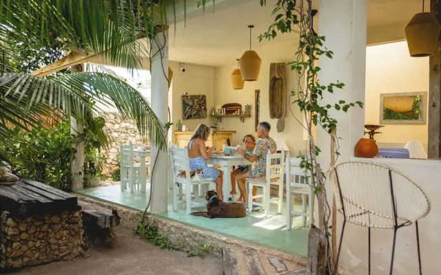 Casa Mia El Cuyo Eco Beach Boutique