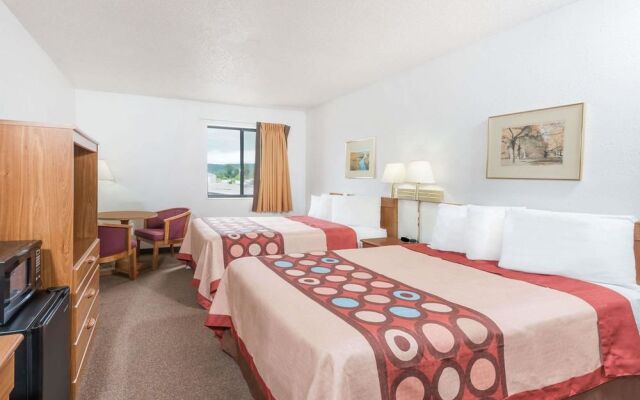 Red Carpet Inn & Suites