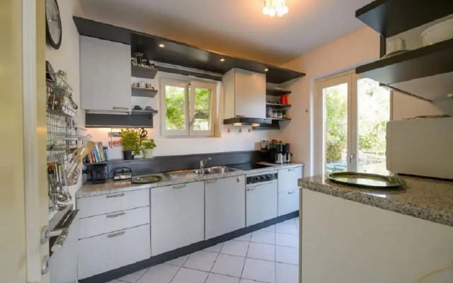 Diana Villa With Garden and Lake View in Oggebbio