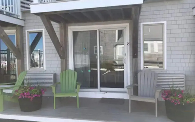 The Corsair & Cross Rip Oceanfront Resort