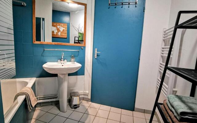 La Bulle Bleue - Parking-Terrasse-aéoport-MEET