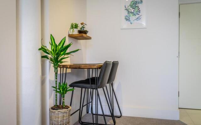 3 Cocoa Suites (parking included)