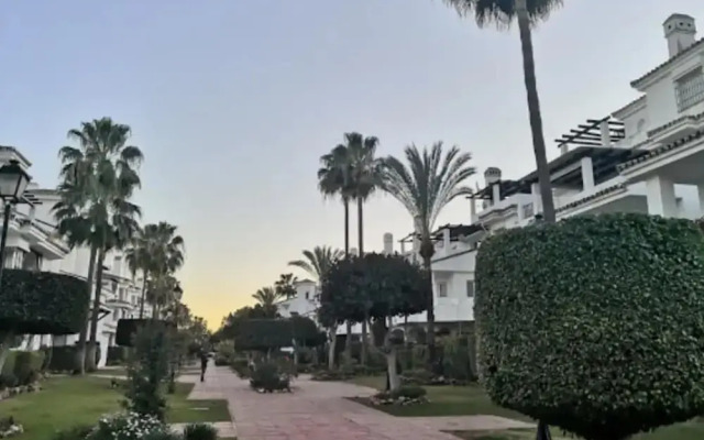 Beach Apartment - Sleeps 6, Pool & Private Terrace