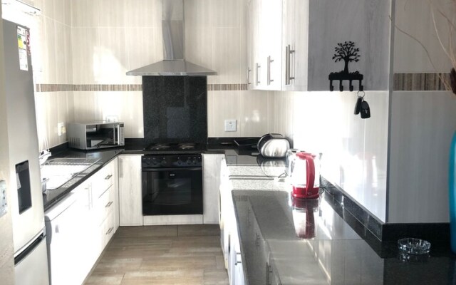 Caribbean Estates Villa & Apt