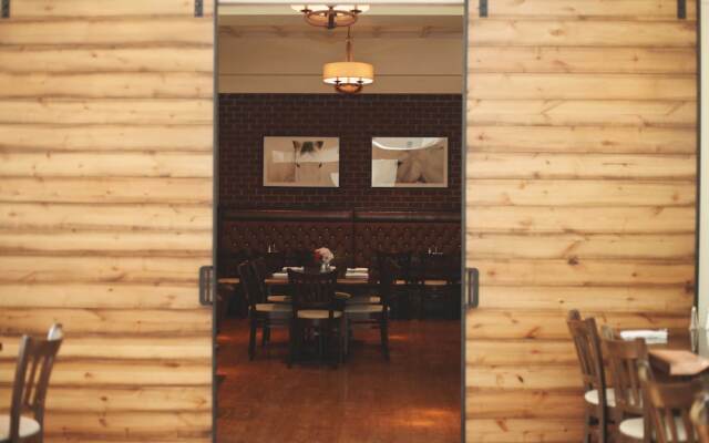 Sheridan Livery Inn & Restaurant