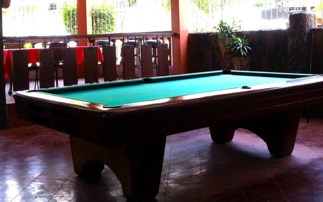 Marquis Hotel & Restaurant