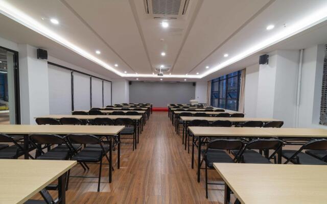 Hanting Express Wuhan Hubei University