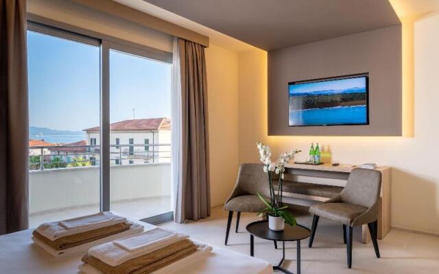 Palace Lido Hotel Suites