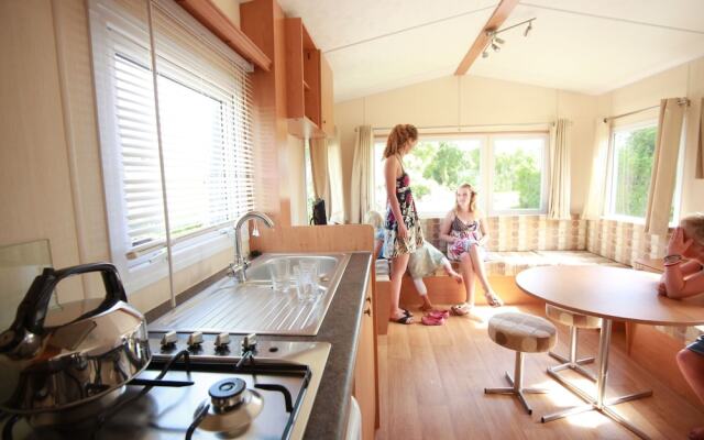 Comfortable, Carefully Furnished Chalet, Near the Wadden Sea