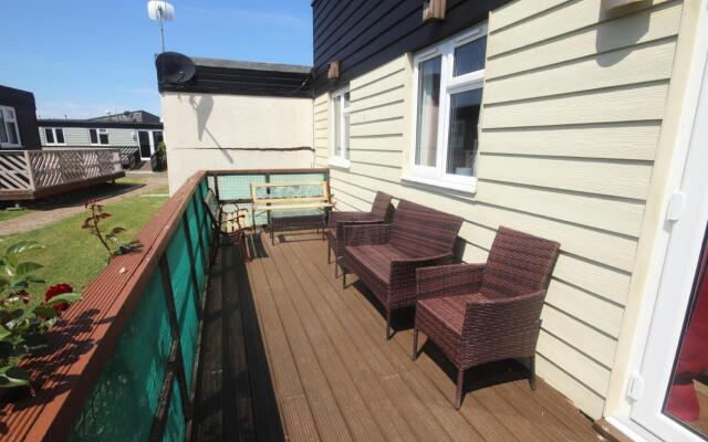 29C Medmerry Park 2 Bedroom Chalet