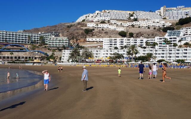 Two bedroom apartment 2 min from beach