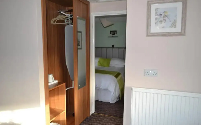 Oak Tree Inn