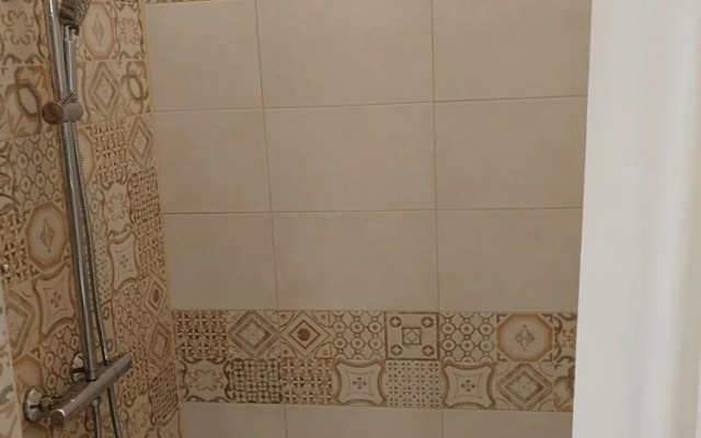 Triple Room With Private Bath 10 Min From Tiburtina Station