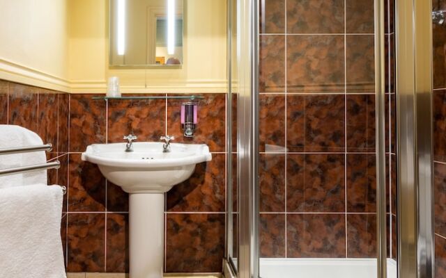 The Half Moon Inn & Country Lodge Mudford
