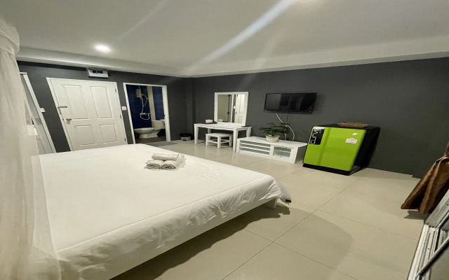 Be Rich Hotel