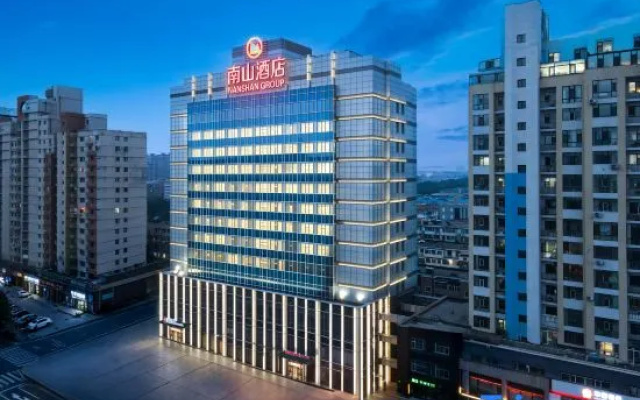 Nanshan Hotel – Outside – Changchun