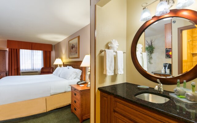 Holiday Inn Express Hotel & Suites Raton by IHG