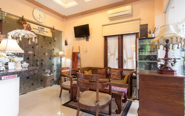 OYO 994 Huber Apartment