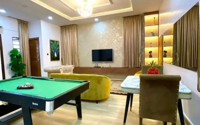 Serviced Apartment